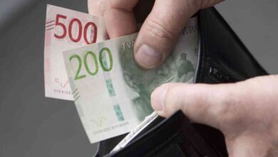 لاجئ سوري يعثر على مبلغ المالي في السويد ويسلمه للشرطة