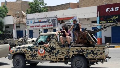 أرتال مسلحة تدخل العاصمة الليبية من غربها وجنوبها
