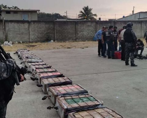 عصابة تسرق 2.8 طناً مخدرات من مستودعات الحكومة الإكوادورية