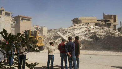 انهيار مبنى في داريا.. والضحايا أب وابنه