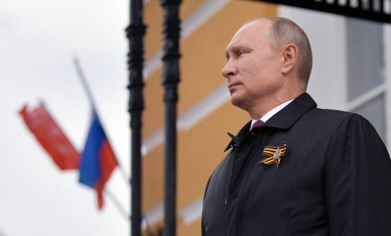 في يوم النصر بوتين يهدد الغرب بـ "يوم القيادمة"