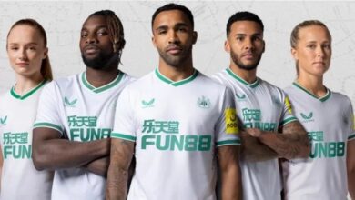 نادي إنكليزي يكشف عن قميص جديد بألوان قميص المنتخب السعودي