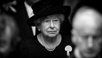 «سقط جسر لندن».. الملكة إليزابيث ماتت!