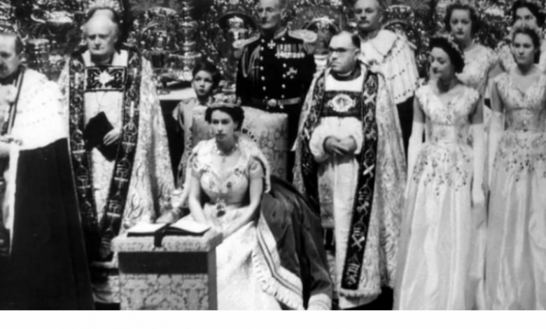 ماذا تعرفون عن فستان زفاف الملكة إليزابيث الثانية الذي جاء من دمشق؟