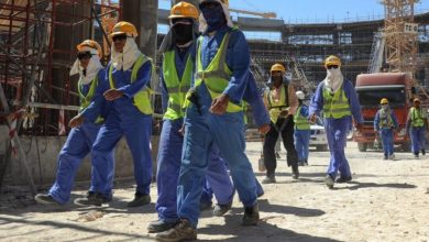 السلطات القطرية تجلي مئات العمال المهاجرين