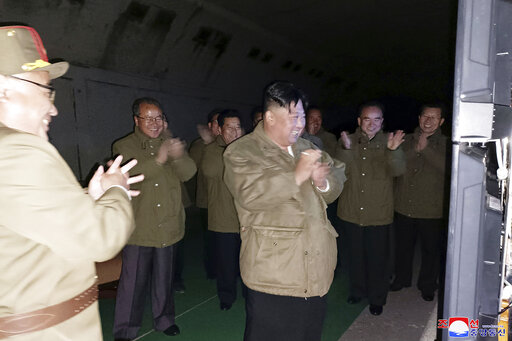 كوريا الشمالية تختبر صاروخاً باليستياً