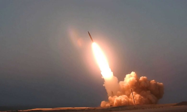 إيران تعلن عن أول صاروخ باليستي أسرع من الصوت