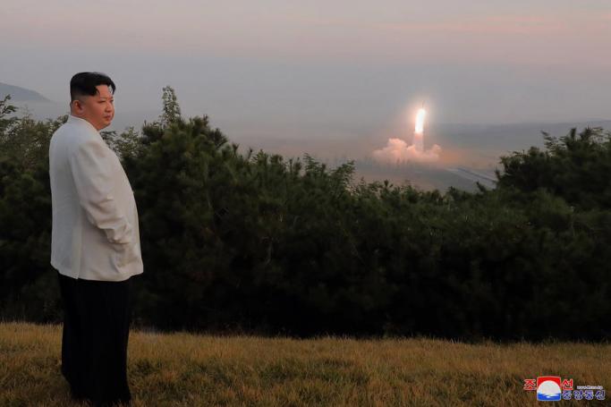 كوريا الشمالية تطلق 80 قذيفة مدفعية على منطقة حدودية
