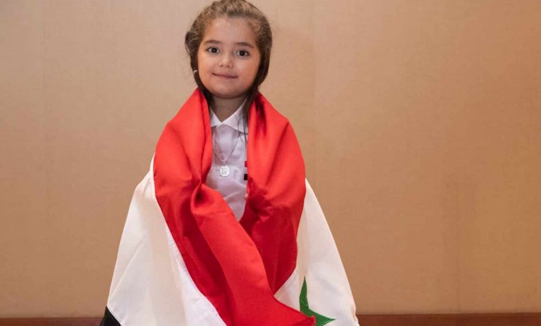 «شام البكور» طفلة سورية تخطف القلوب بلسانها وفصاحتها