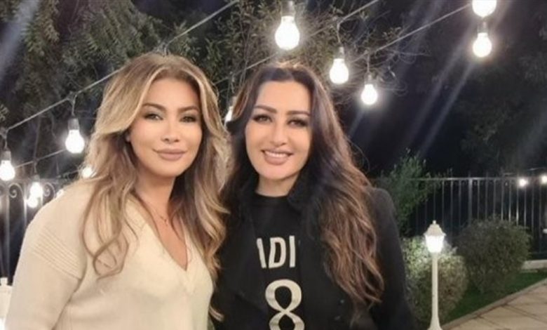 نوال الزغبي توّضح سبب إبعادها الميكرفون عن فم لطيفة في الـ "تريو نايت"