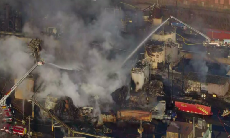 حريق في مصنع كيماويات بولاية إيلينوي الأمريكية