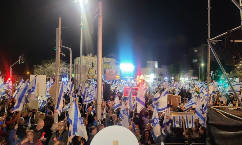 مئات آلاف المستوطنين يتظاهرون في إسرائيل