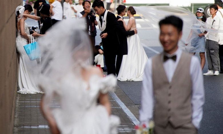 الصين تمنح المتزوجين الجدد حوافز للإنجاب