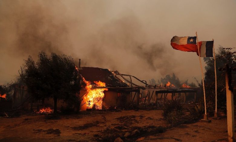 عشرات الضحايا بسبب حرائق الغابات في تشيلي