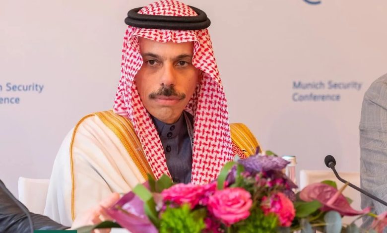 وزير الخارجية السعودي يدلي بأول تصريح بعد أنباء زيارته إلى دمشق