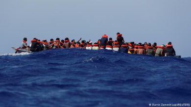 فقدان 34 مهاجراً بعد غرق قارب قبالة تونس