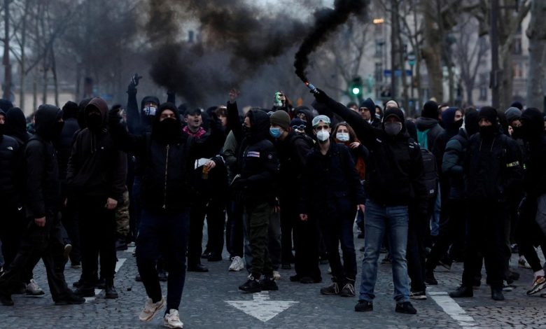باريس: عملاء من الخارج يريدون إحراق فرنسا!