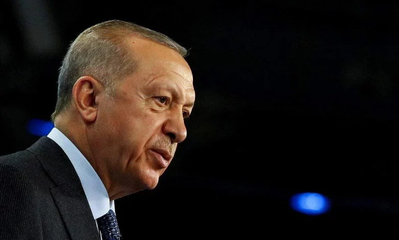 أردوغان يقطع مقابلة على الهواء بسبب إصابته بوعكة