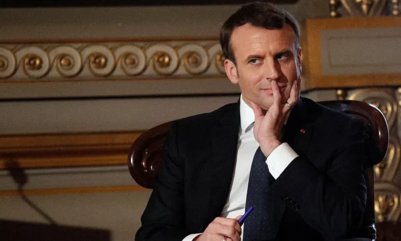 المعارضة الفرنسية تتهم ماكرون "بالانفصال عن الواقع"