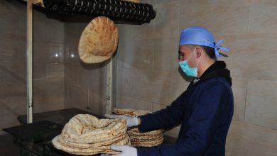طريقة جديدة لبيع الخبز في طرطوس