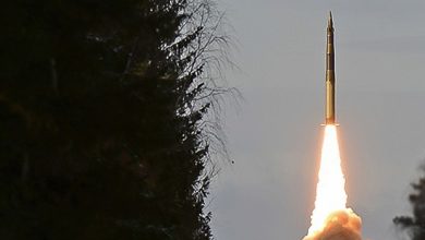 الدفاع الروسية تعلن إطلاق صاروخ باليستي عابر للقارات