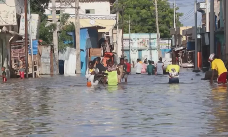فيضانات في الصومال تقـ ـتل 22 شخصاً وتشرد 200 ألف آخرين