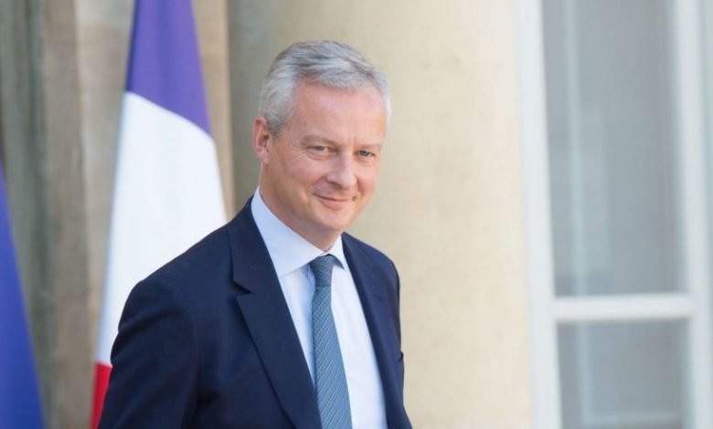 وزير المالية الفرنسي يثير الجدل بنشره رواية تضمنت "مقطعاً إبـ ـاحياً"