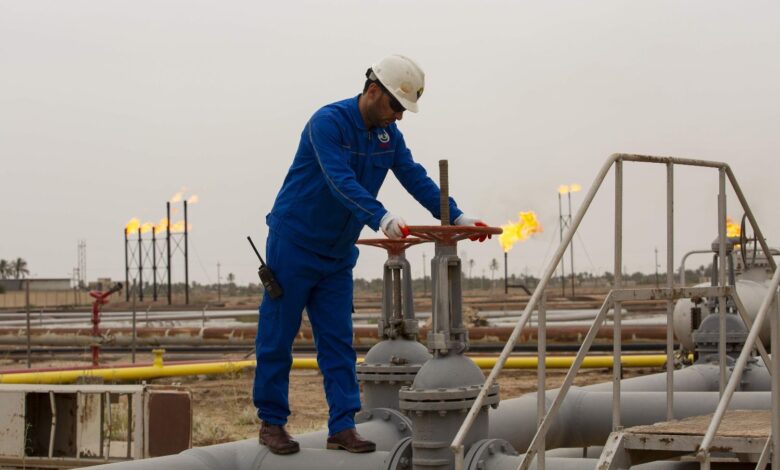 العراق.. 7 مليارات و699 مليون دولار قيمة إيرادات النفط في نيسان
