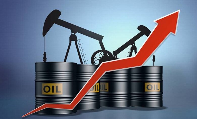 ارتفاع أسعار النفط مقابل استمرار تخفيض إنتاجه