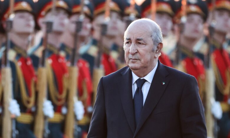 الرئيس الجزائري يصل إلى روسيا