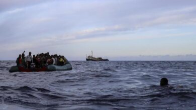 "بينهم سوريون".. غرق 79 وفقدان المئات في غرق قارب قبالة سواحل اليونان