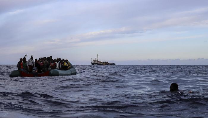 "بينهم سوريون".. غرق 79 وفقدان المئات في غرق قارب قبالة سواحل اليونان
