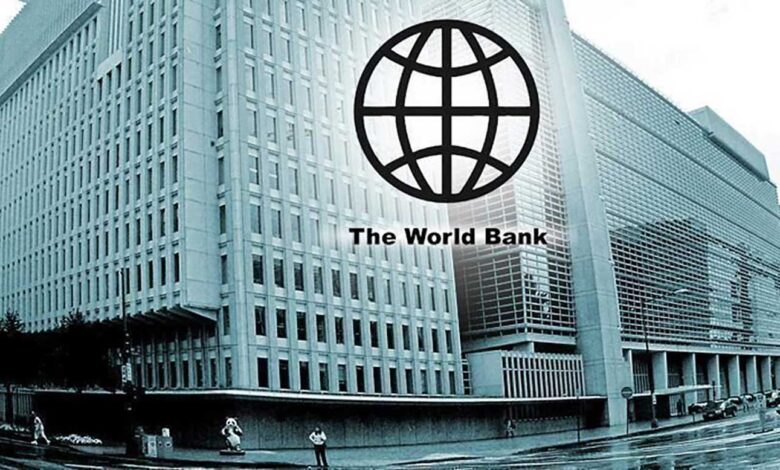 البنك الدولي يتوقّع نموّ الاقتصاد في إيران وركوده في أمريكا