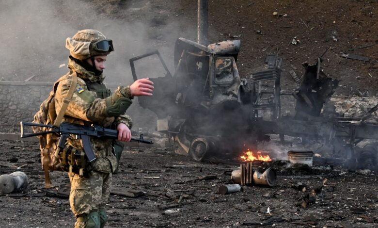 خبير أمريكي يتوقع زوال الجيش الأوكراني نتيجة الهجوم المضاد