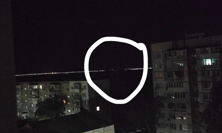 انهيار أجزاء من جسر القرم بعد استهدافه بصاروخ