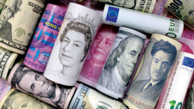 الدولار يتراجع عالمياً