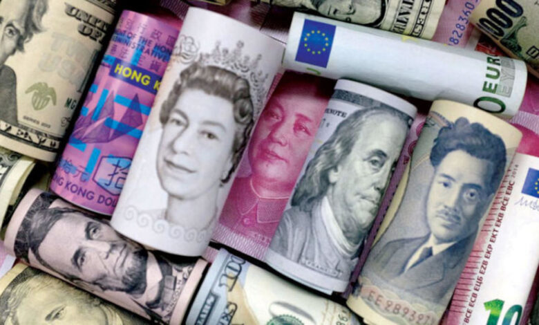 الدولار يتراجع عالمياً