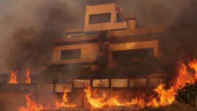حريق يتسبب بـ"أكبر عملية إجلاء" في تاريخ اليونان