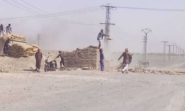 مقاتلو العشائر يسيطرون على طريق حقل العمر النفطي شرقي دير الزور