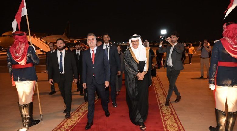 لأول مرة.. "كوهين" وزير خارجية الاحتـلال في البحرين