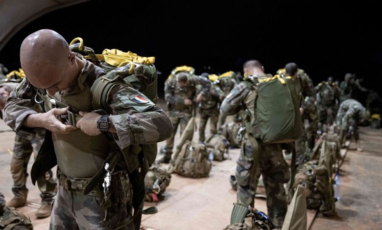 فرنسا تنشر قواتها استعداداً لشن هجوم على النيجر