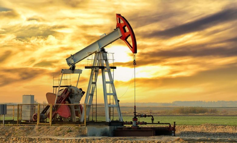 أسعار النفط تنخفض بنسبة 1 %