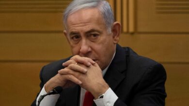 رئيس الوزراء الإسرائيلي الأسبق يكشف ما يحدث لـ"نتنياهو" في هذه الفترة!