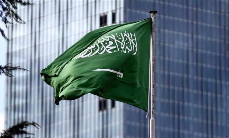 موقف سعودي رسمي بشأن اسخدام "سلاح النفط" والتطبيع مع "إسرائيل"