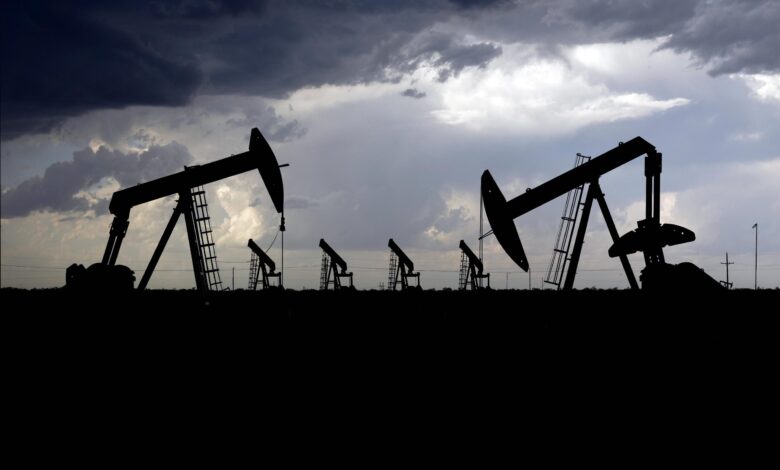 عاصفة تقود أسعار النفط للارتفاع
