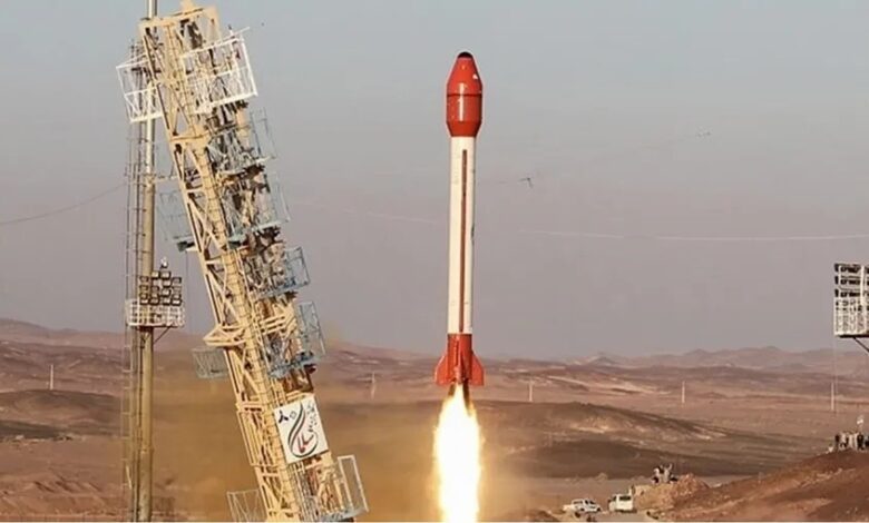 إيران تطلق كبسولة بيولوجية إلى الفضاء