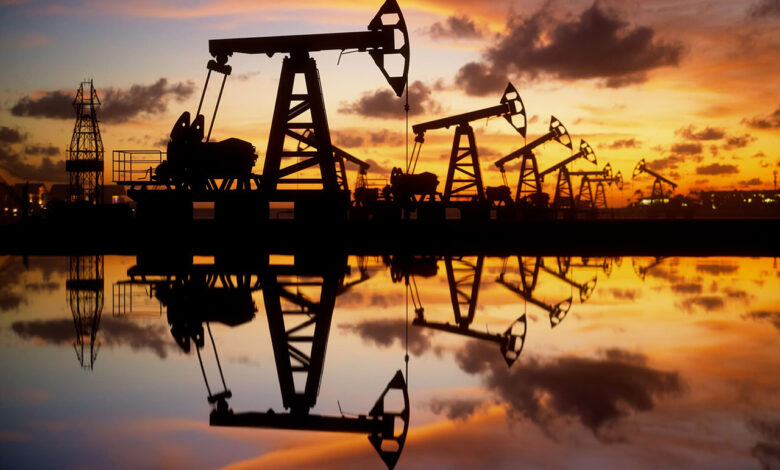 النفط يواصل ارتفاعه وسط زيادة القلق على طرق التجارة البحرية