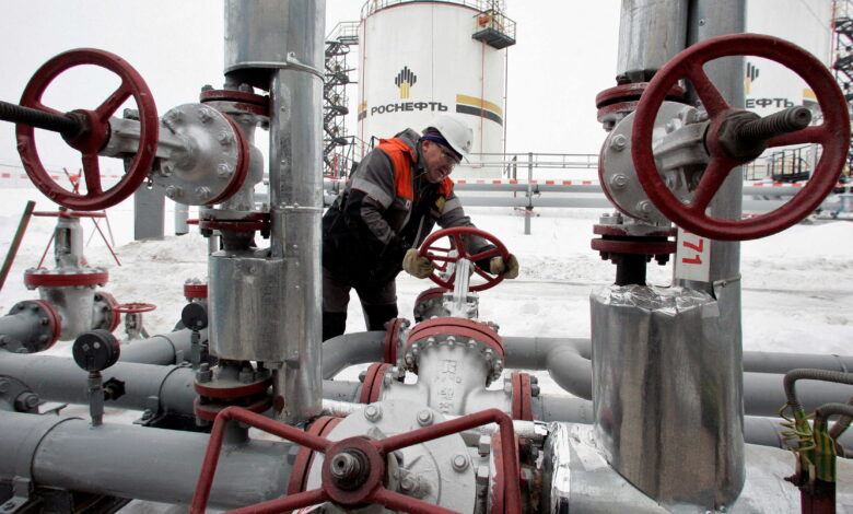 روسيا تخطط لخفض صادراتها النفطية المنقولة بحراً في هذا الموعد ؟!