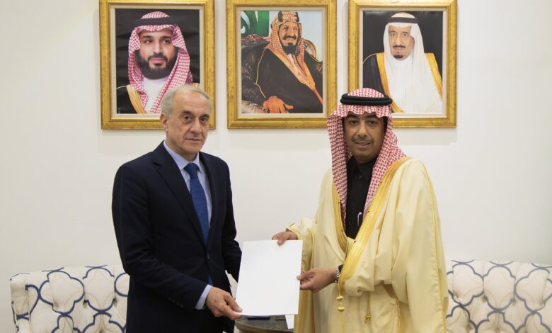 السعودية تتسلم أوراق اعتماد السفير السوري المعين حديثاً