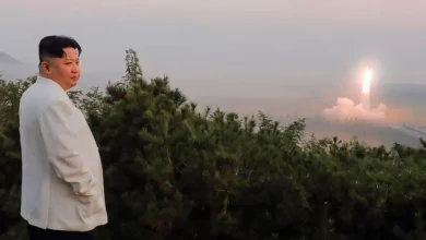الزعيم كيم أشرف شخصياً على "تجربة إطلاق" صاروخ يصل إلى البر الأمريكي